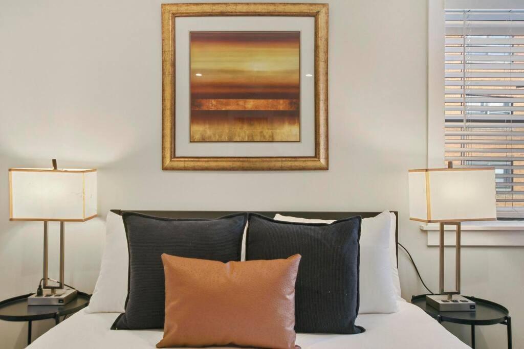 Vibrant 2br Apt Close To And Park - Sheridan 1 * Chicago