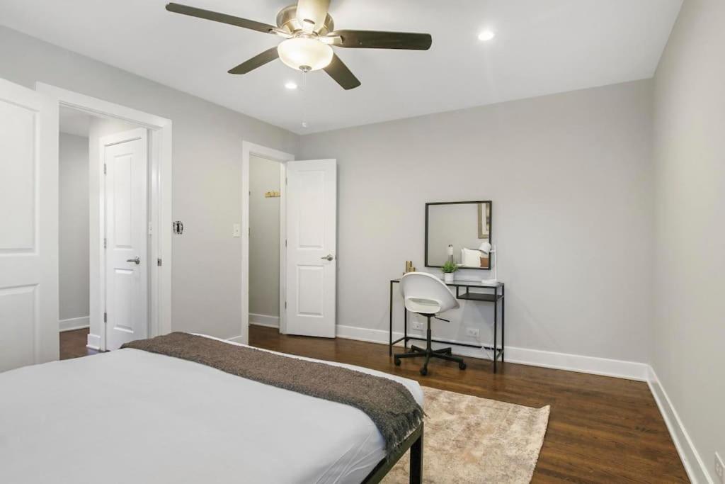 Vibrant 2br Apt Close To And Park - Sheridan 1 Apartment