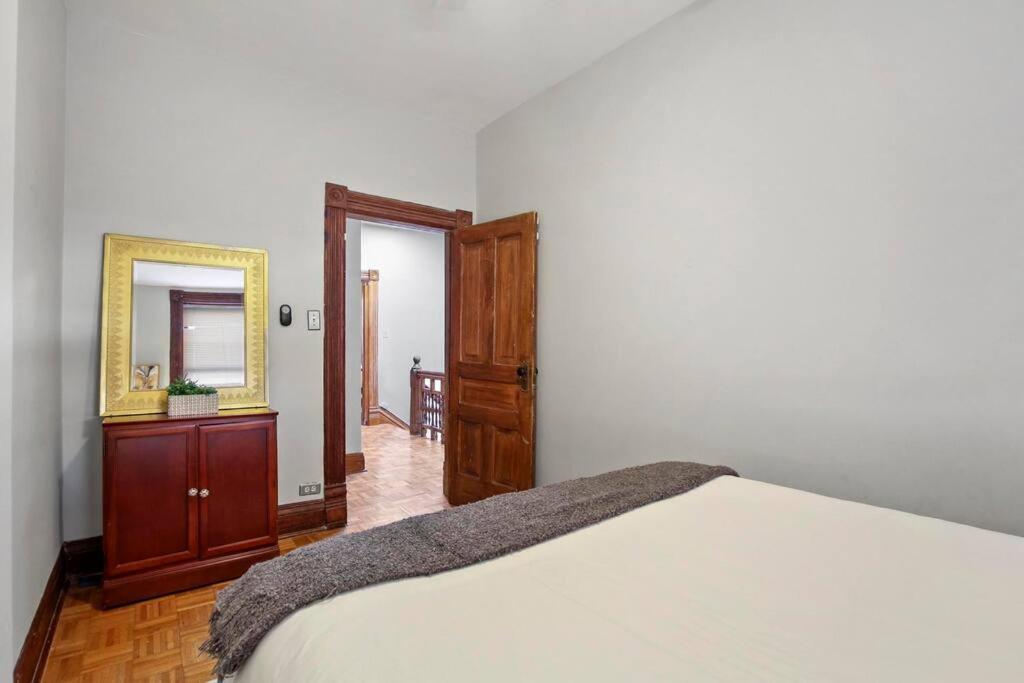 Well-equipped 4br Apt With In-unit Washer & Dryer - Broadway 2 * Chicago