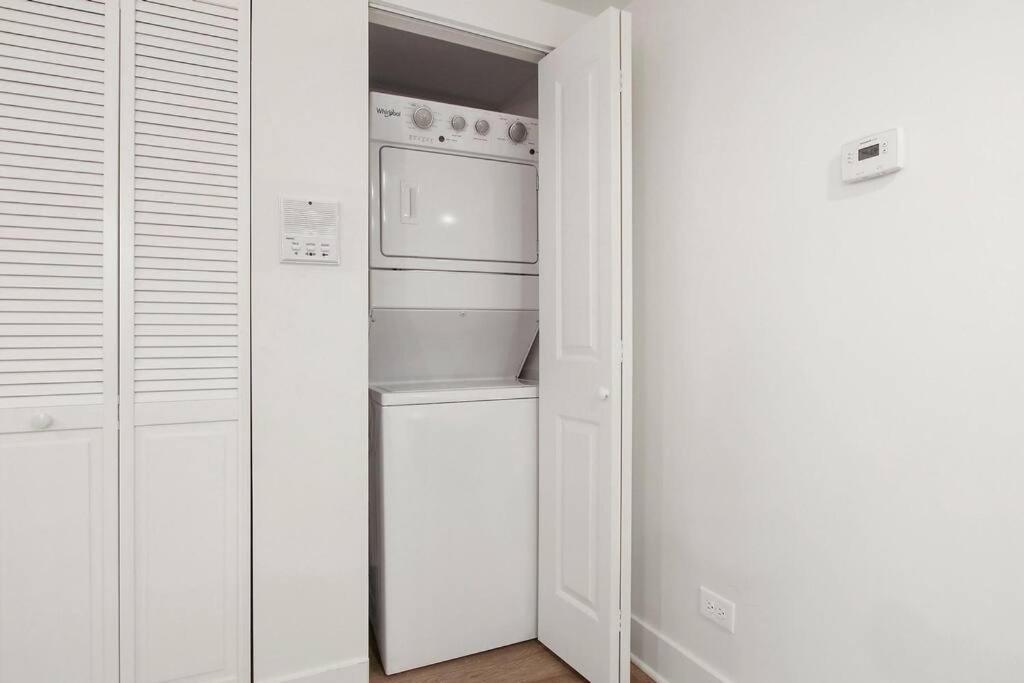 Roomy 1br With Laundry - Aberdeen 1 *