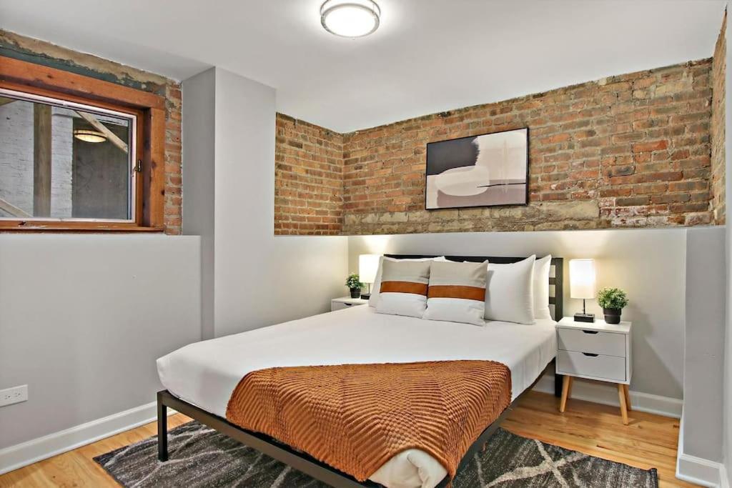 Charming 2br Apt In The Heart Of - Barry Gb