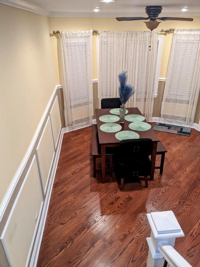 6 Bd 4 Ba With 2 Car Garage Parking Holiday home Chicago