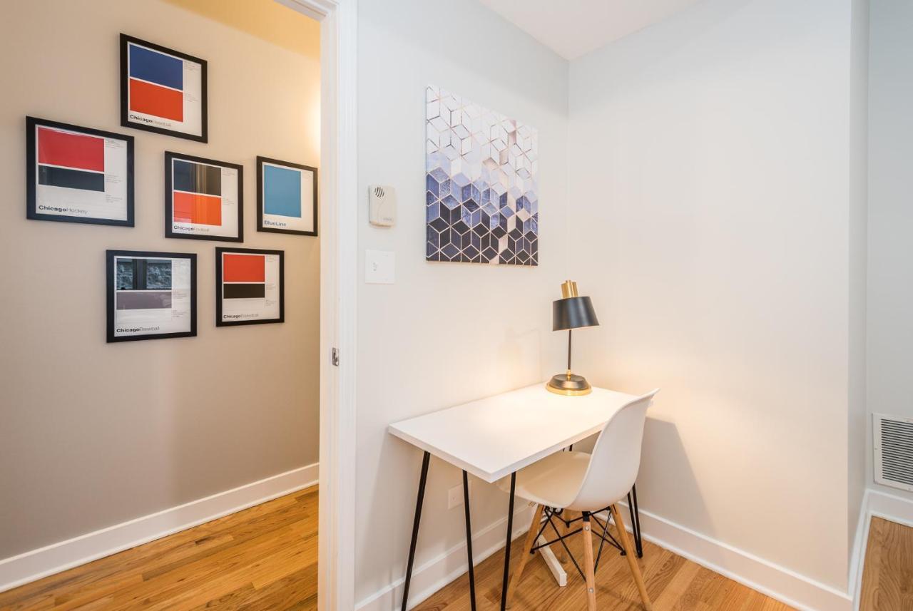 Vibrant And Modern 2-bedroom Near Downtown Apartment *
