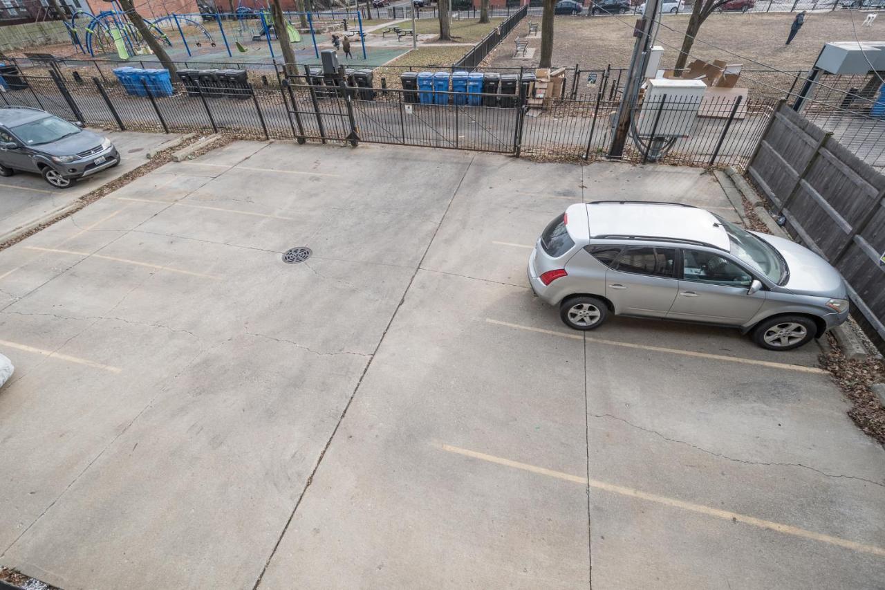 Vibrant And Modern 2-bedroom Near Downtown *
