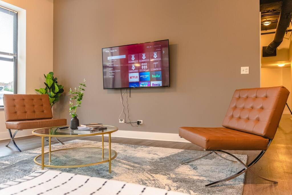 Mccormick Place Spacious Family Heaven 3b-2b With Optional Parking That Sleeps Up To 10 Apartment *