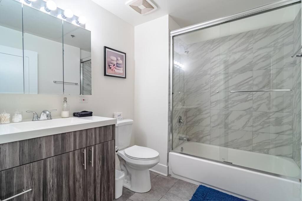 Mccormick Place Spacious Family Heaven 3b-2b With Optional Parking That Sleeps Up To 10 Chicago
