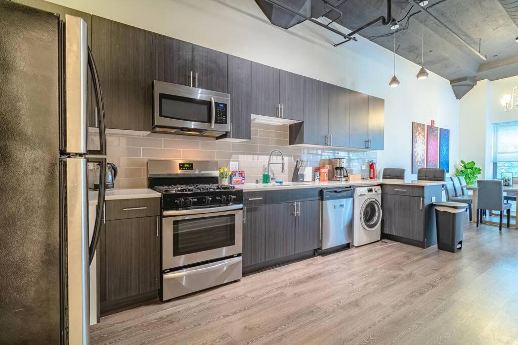 Apartment Mccormick Place Spacious Family Heaven 3b-2b With Optional Parking That Sleeps Up To 10 *