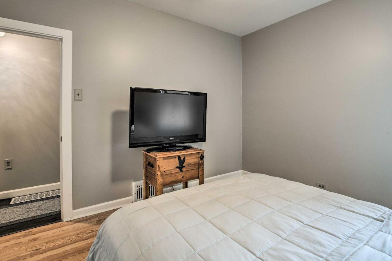 Holiday home Quiet Townhome Walk To Subway Stations