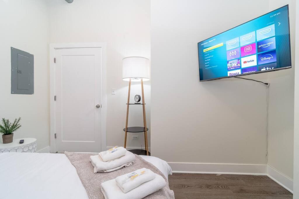Mccormick Place Amazing 2b-2b With View And Optional Parking For Up To 8 Guests Apartment Chicago