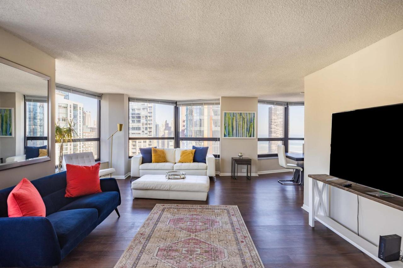 Apartment 3br Stunning Spacious Sky Loft Indoor Pool, Parking & Incredible Views *