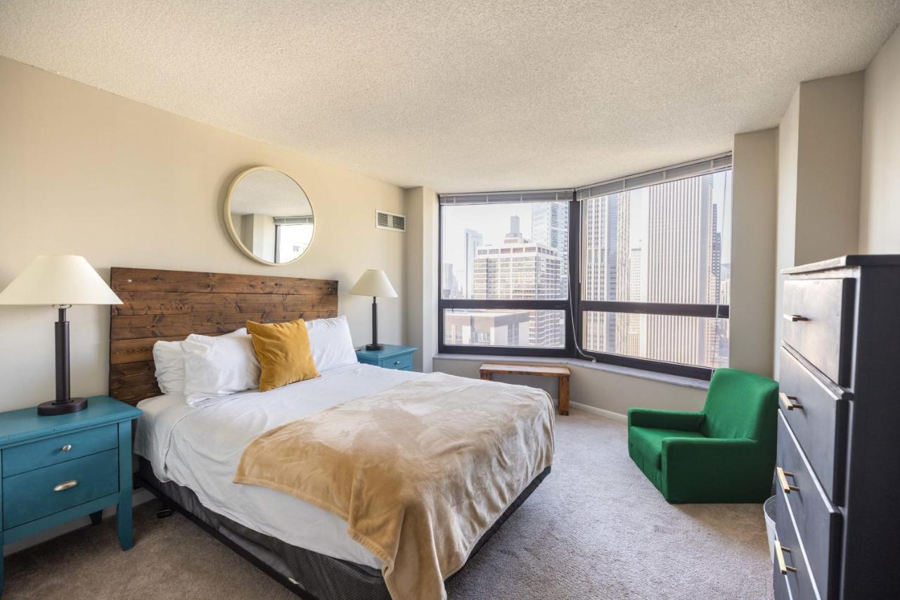 3br Stunning Spacious Sky Loft Indoor Pool, Parking & Incredible Views Apartment *