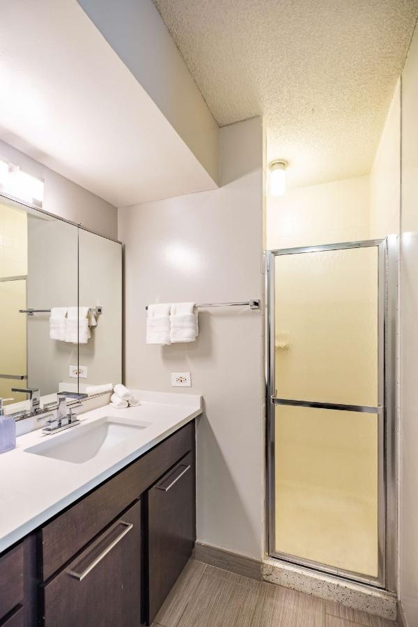 Apartment 3br Stunning Spacious Sky Loft Indoor Pool, Parking & Incredible Views