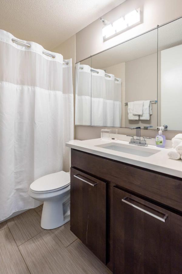 3br Stunning Spacious Sky Loft Indoor Pool, Parking & Incredible Views Apartment *