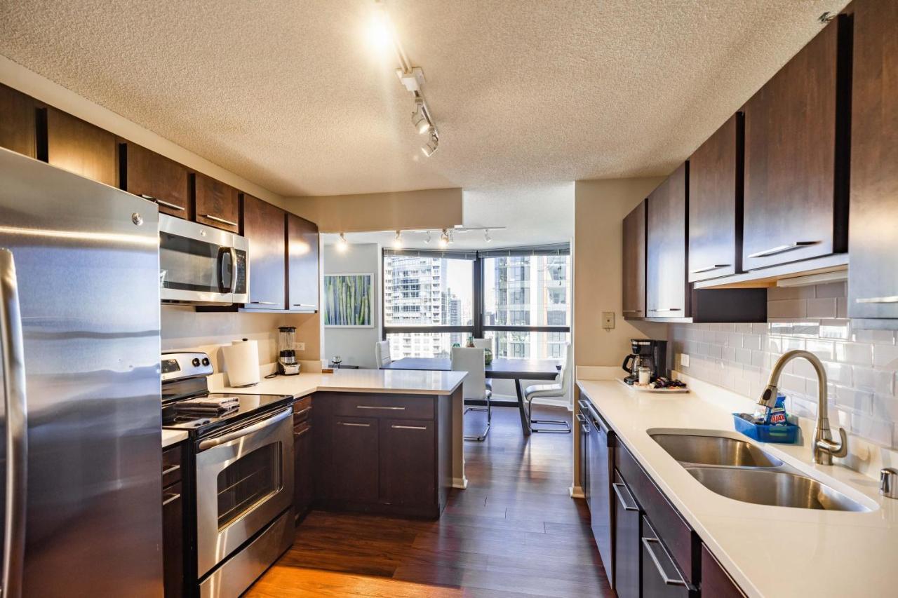 3br Stunning Spacious Sky Loft Indoor Pool, Parking & Incredible Views Apartment