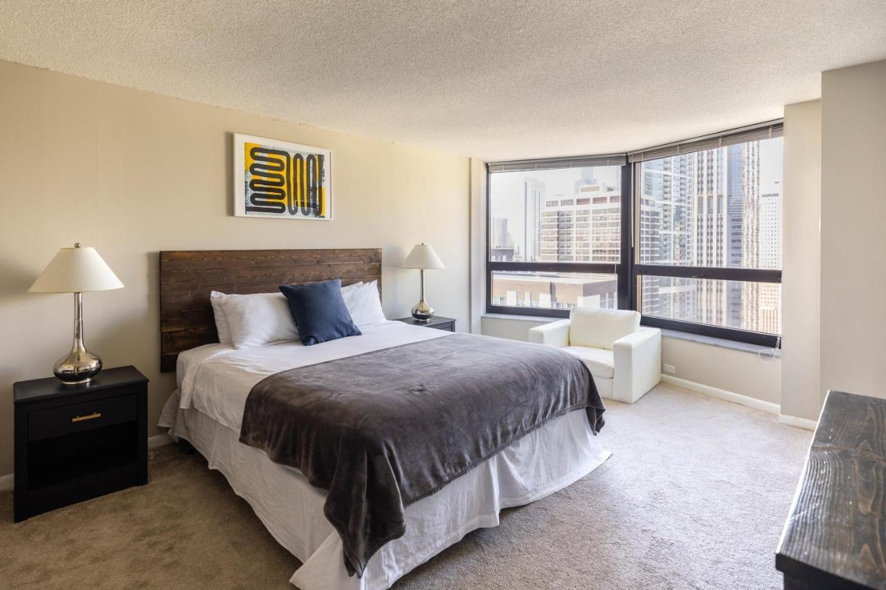 Apartment 3br Stunning Spacious Sky Loft Indoor Pool, Parking & Incredible Views *