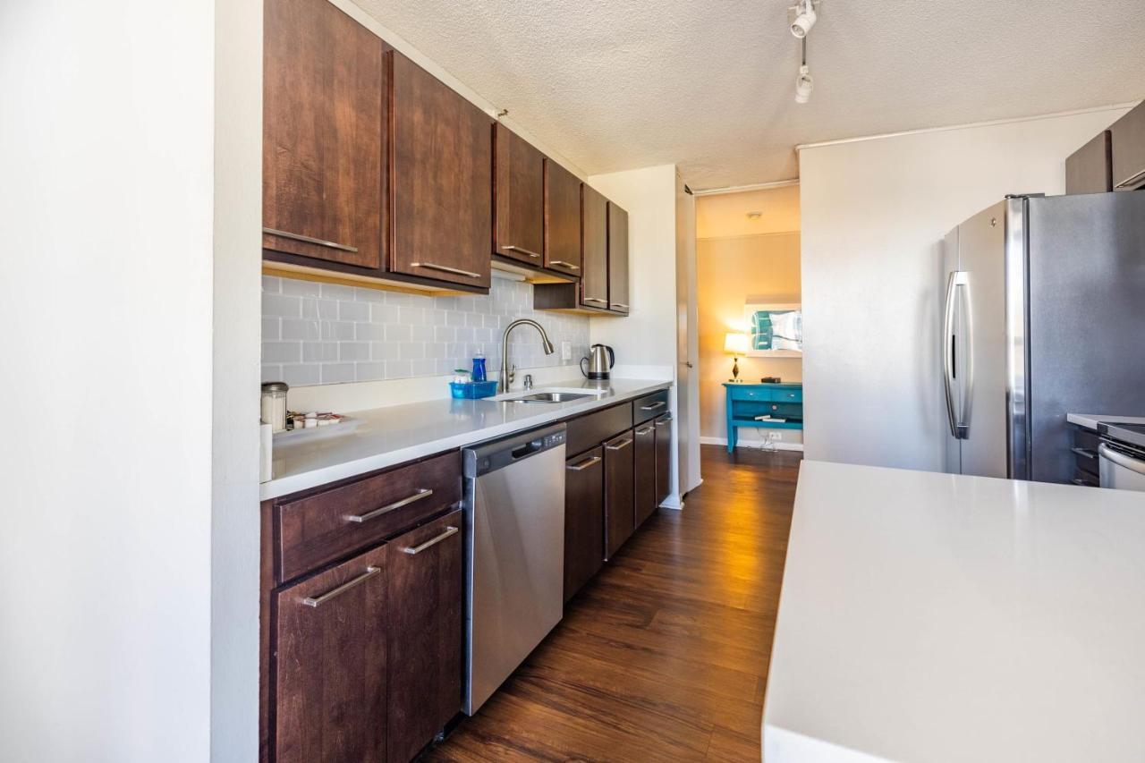 3br Stunning Spacious Sky Loft Indoor Pool, Parking & Incredible Views Chicago