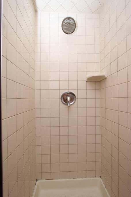 15 Min Ohare/rivers Casino/downtown & Parking2 Apartment Chicago