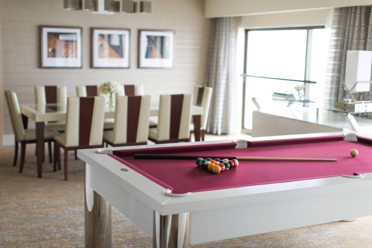 Marriott Downtown Magnificent Mile 4*