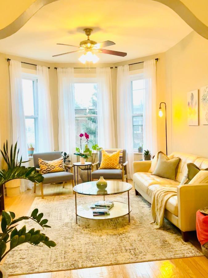 Sunny, Spacious, 3br 1ba Davlin Apartment *