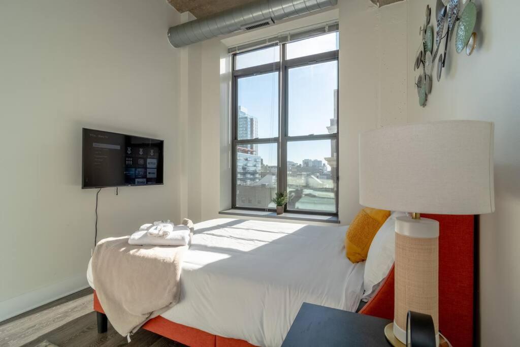 Apartment Mccormick Place With View 2br-2ba For 8 Guests - Optional Parking & Gym Access