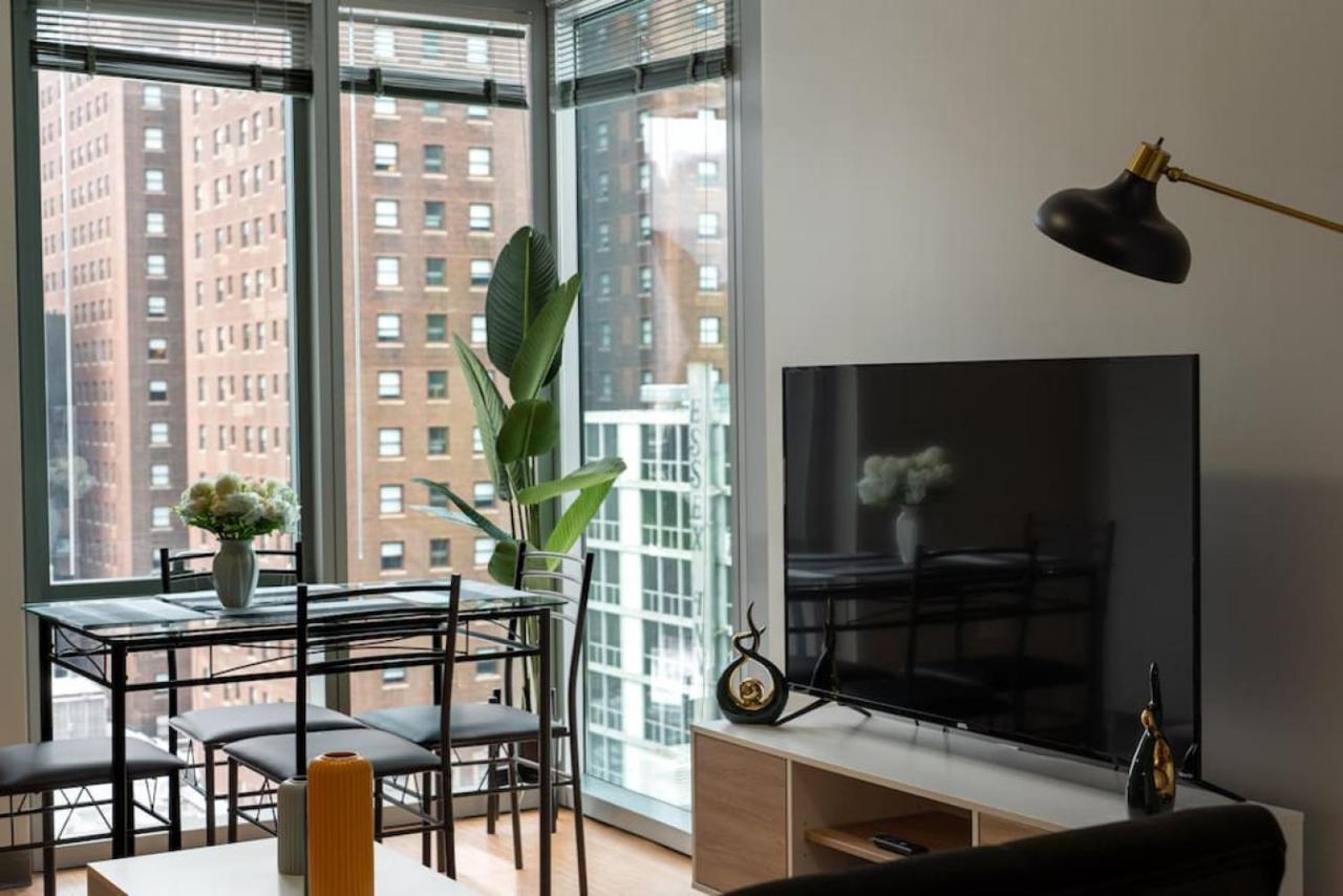 Affordable 2-bedroom On Wabash Apartment Chicago