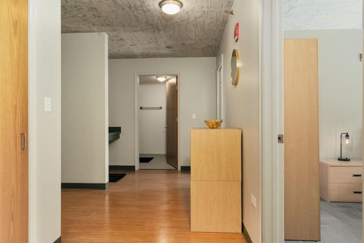 Apartment Affordable 2-bedroom On Wabash Chicago
