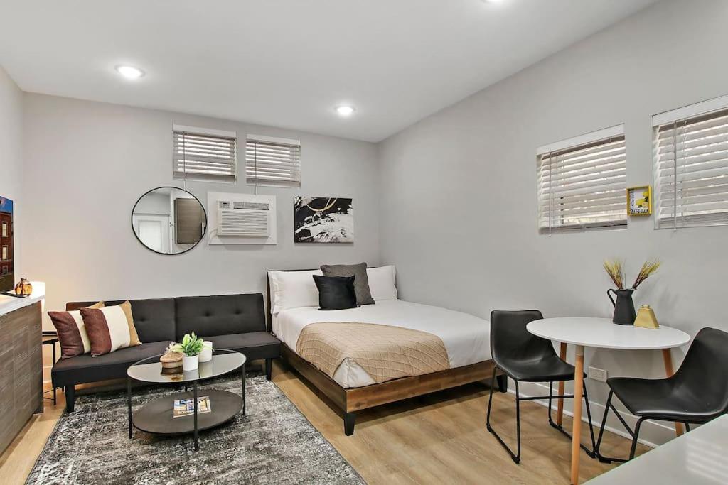 Comfortable & Furnished Studio Apt With Wi-fi - Magnolia Ch * Chicago