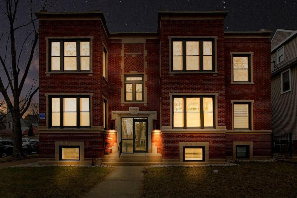 Comfortable & Furnished Studio Apt With Wi-fi - Magnolia Ch Apartment Chicago