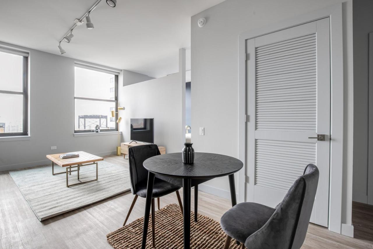 Loop 1br W Deck Gym Wd Nr W Loop The L Chi-220 Apartment *