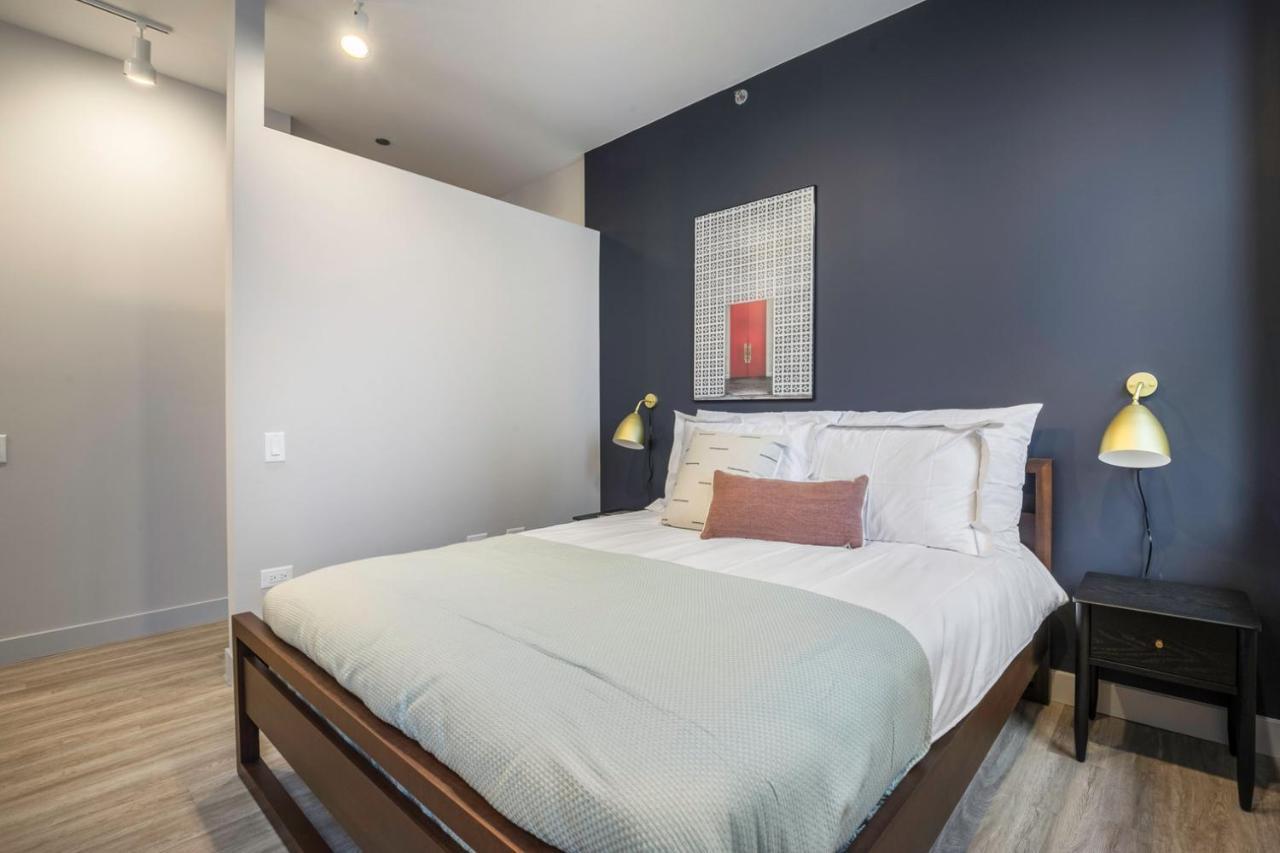 Loop 1br Wgym Roofdeck Wd Nr W Loop The L Chi-200 Apartment Chicago