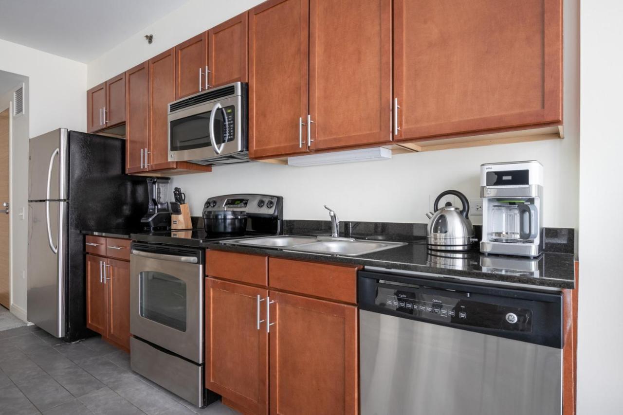 Apartment Loop W Pool Gym Nr Theatre District Chi-241