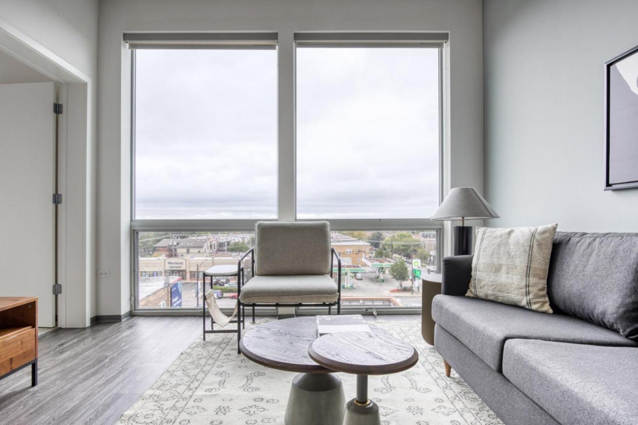 Logan Sq 1br W Roof Gym 1 Block To L Chi-479 * Chicago