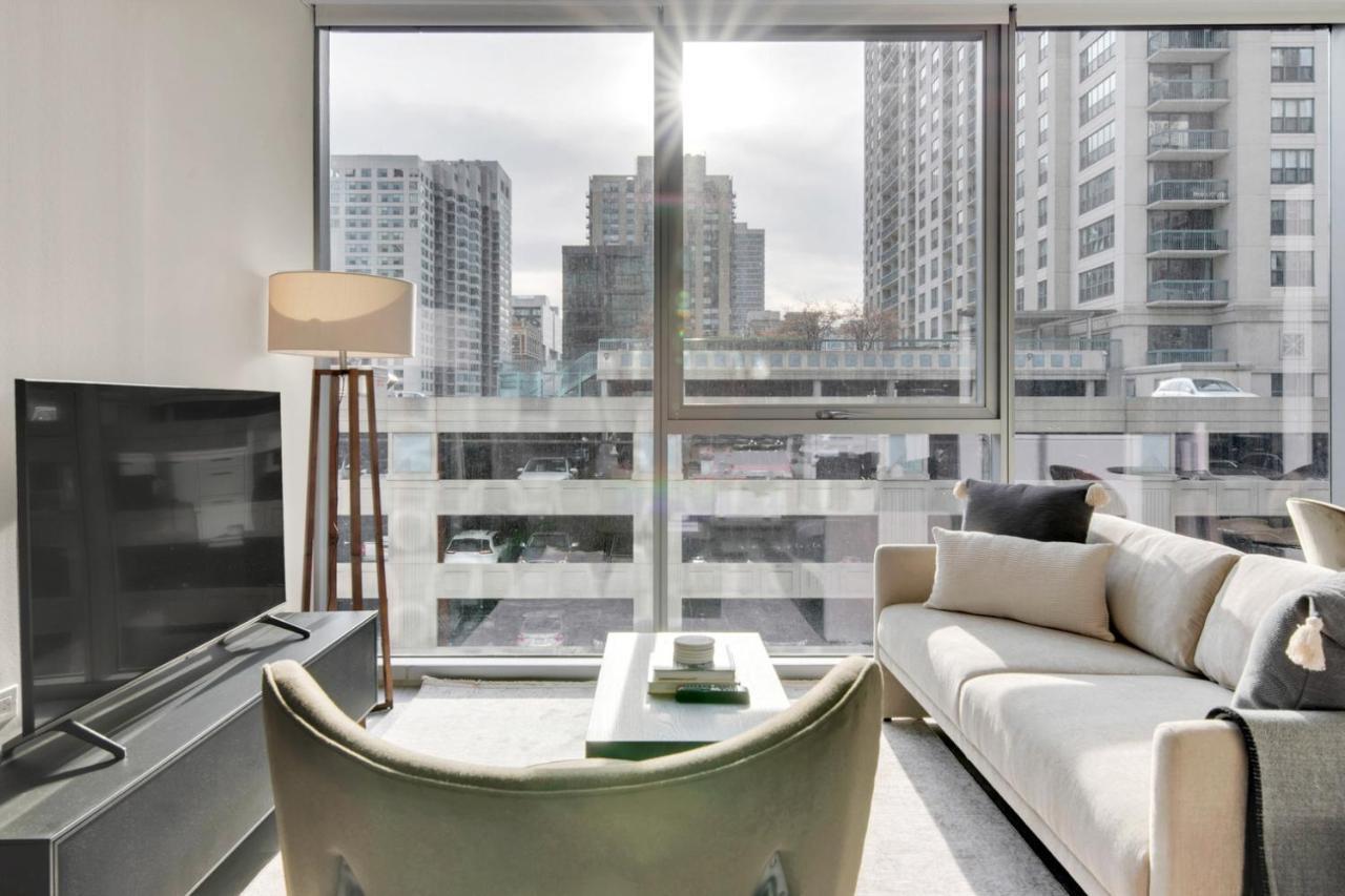 River N 1br W Gym Lounge Roof 1 Block To L Chi-660 *