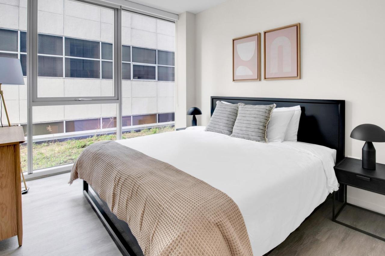 River N 1br W Gym Lounge Roof 1 Block To L Chi-660 Chicago
