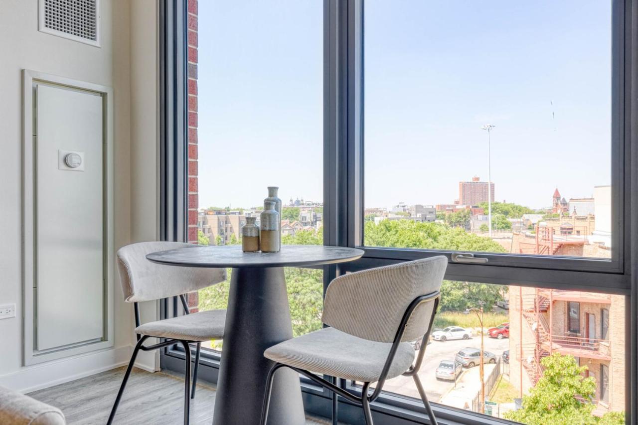 River W W Gym Bbq Nr Blue Line Chi-676 Apartment *