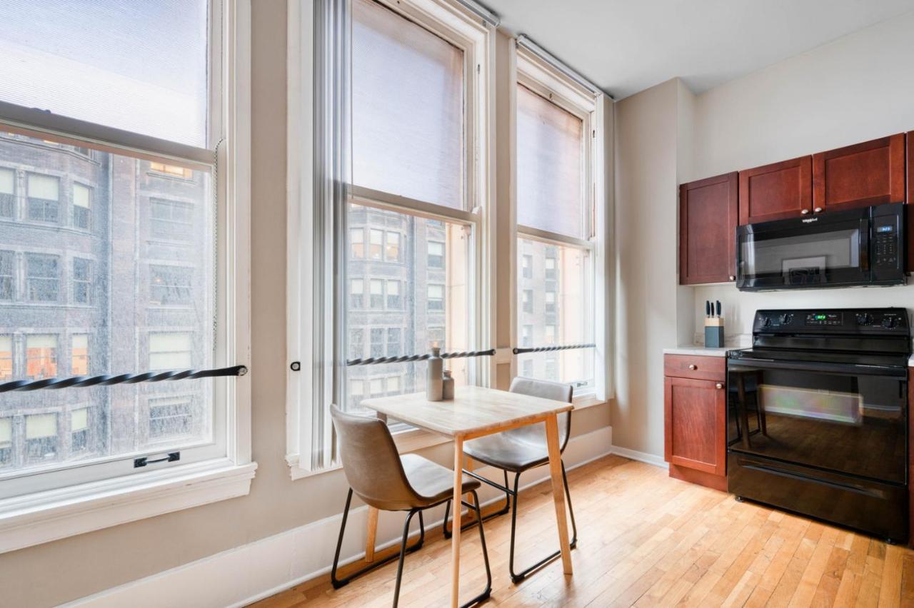 Loop 1br W Gym Doorman Nr L Grant Park Chi-814 *
