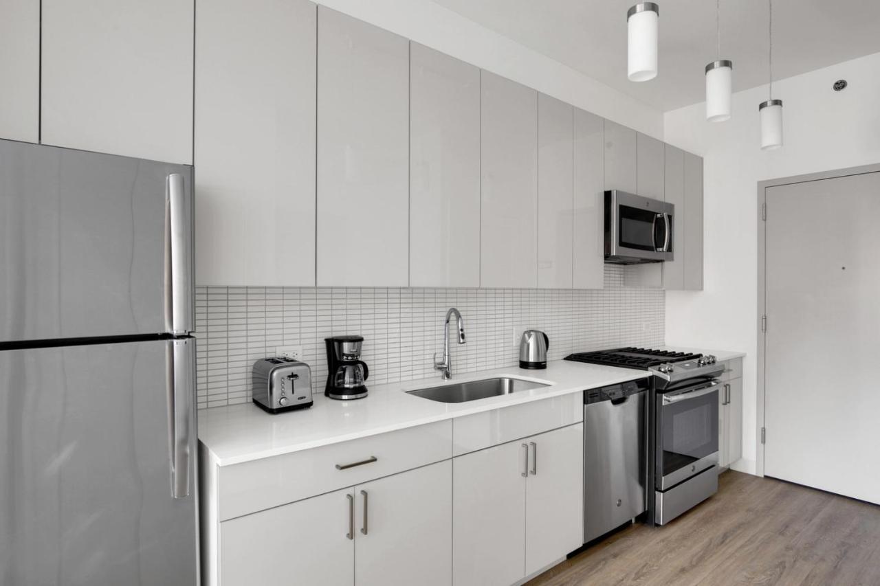 W Loop W Gym Pool In Heart Of Greektown Chi-564 Chicago