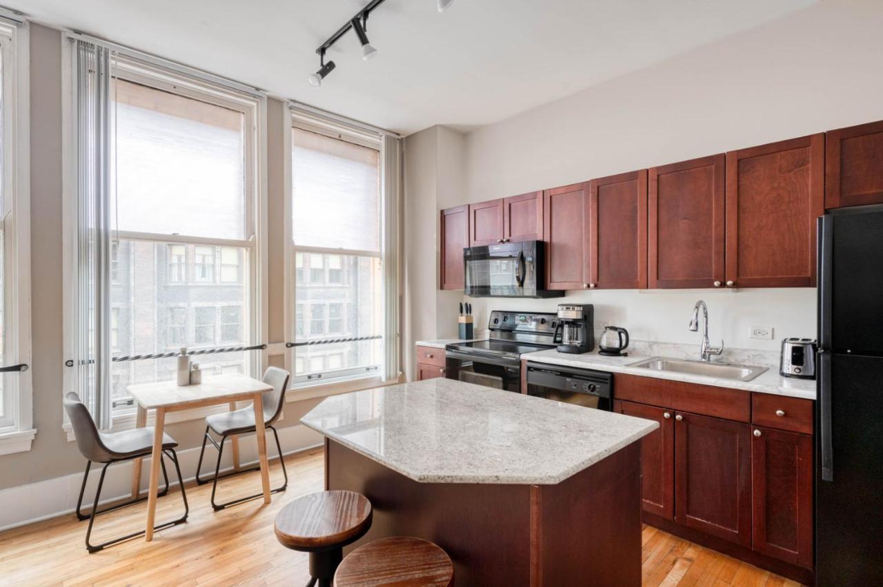 Loop 1br W Gym Doorman Nr L Grant Park Chi-814 Apartment