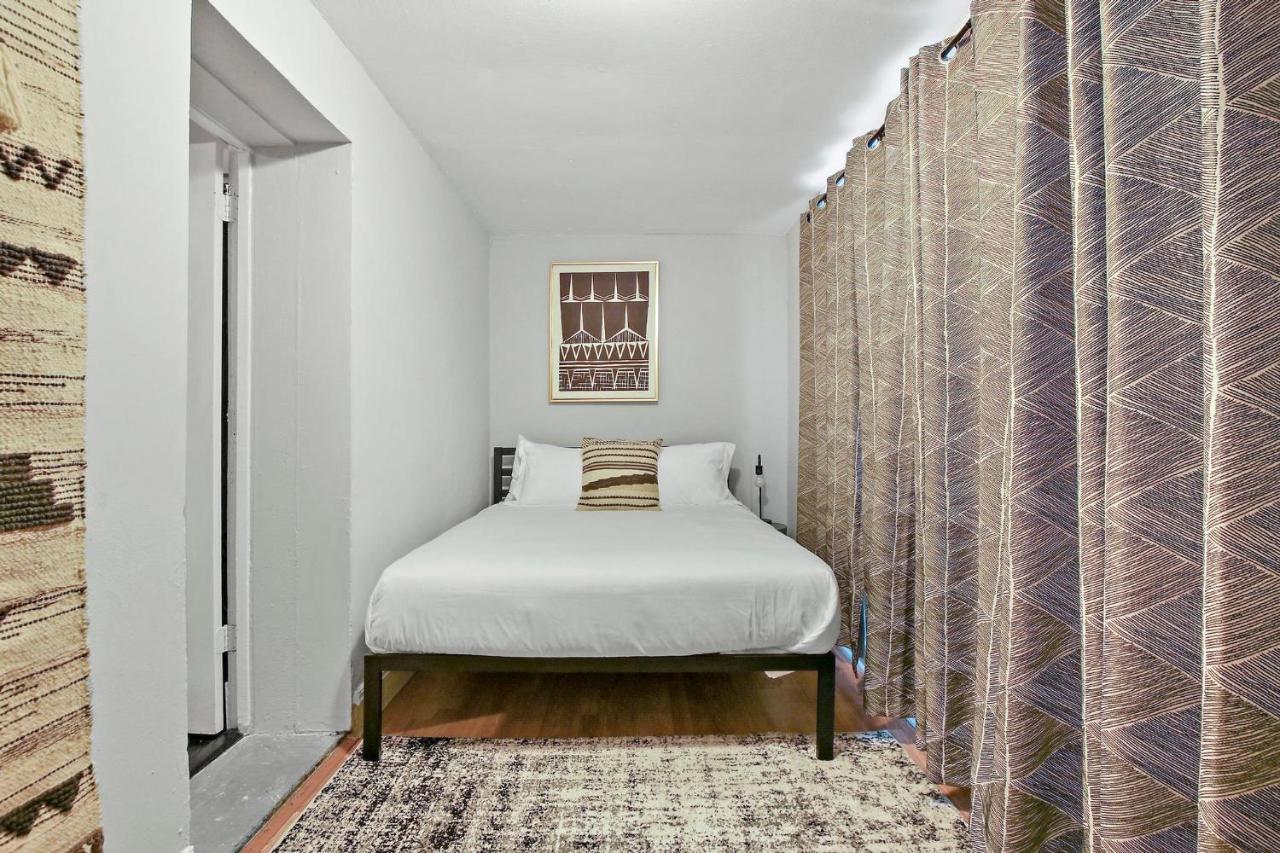Apartment 2br Comfy & Artistic Apt Outfitted For Comfort - Francisco 1
