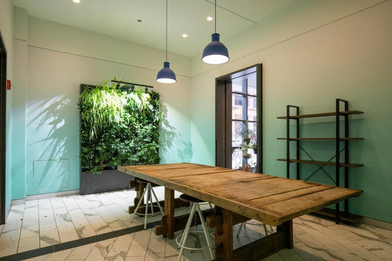 W Loop W Gym Pool Coworking Nr Uic Chi-396 * Chicago