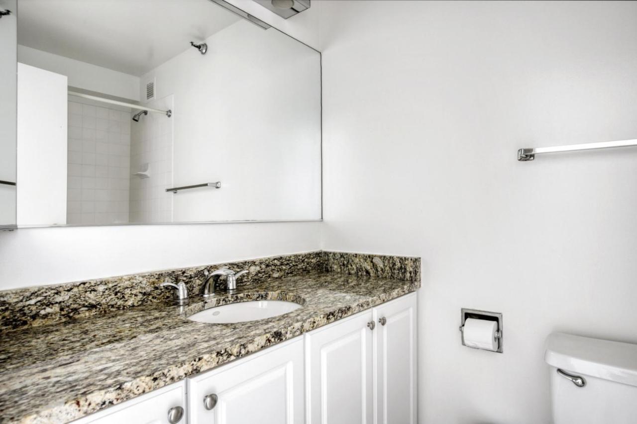 River N 1br W Gym Wd Nr Magnificent Mile Chi-54 Apartment Chicago