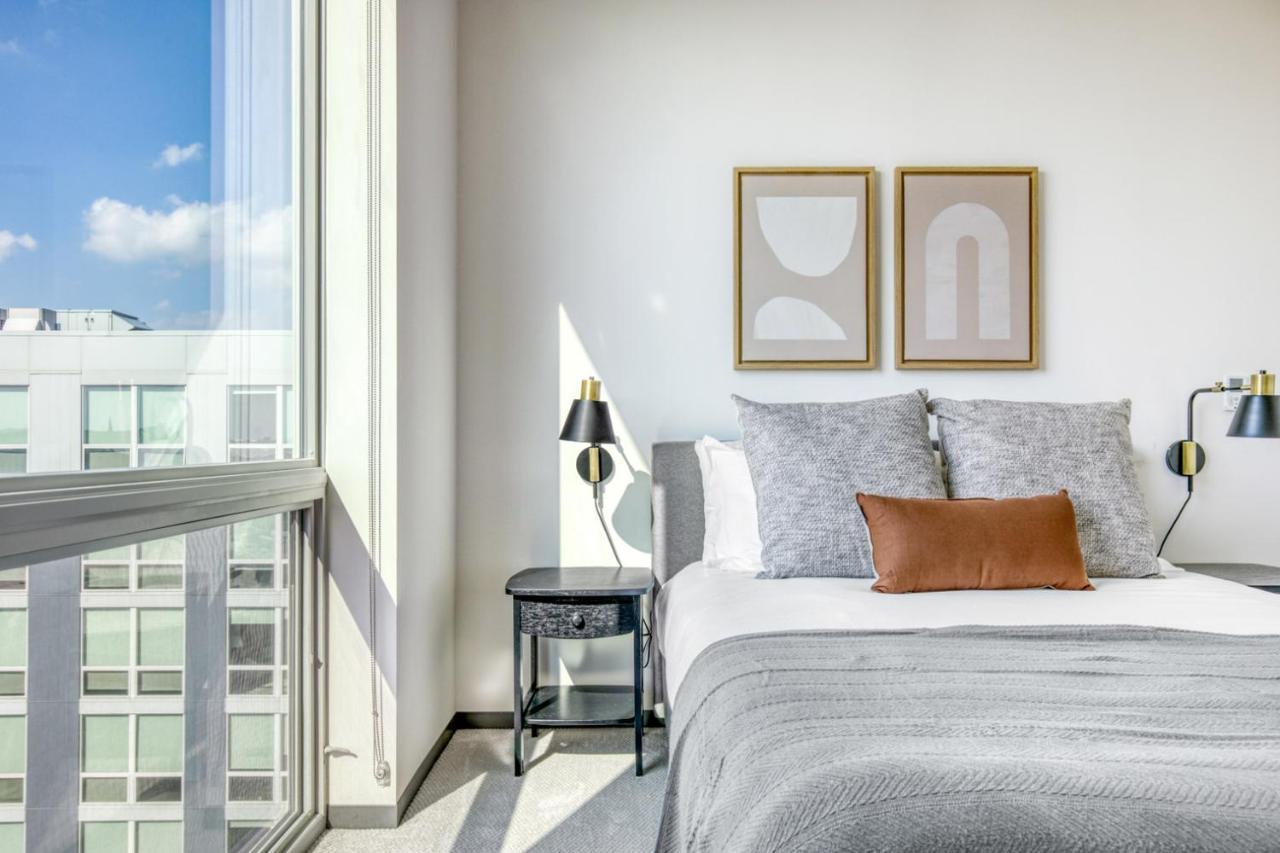 Logan Sq 2br W Roof Gym 1 Block To L Chi-480 * Chicago