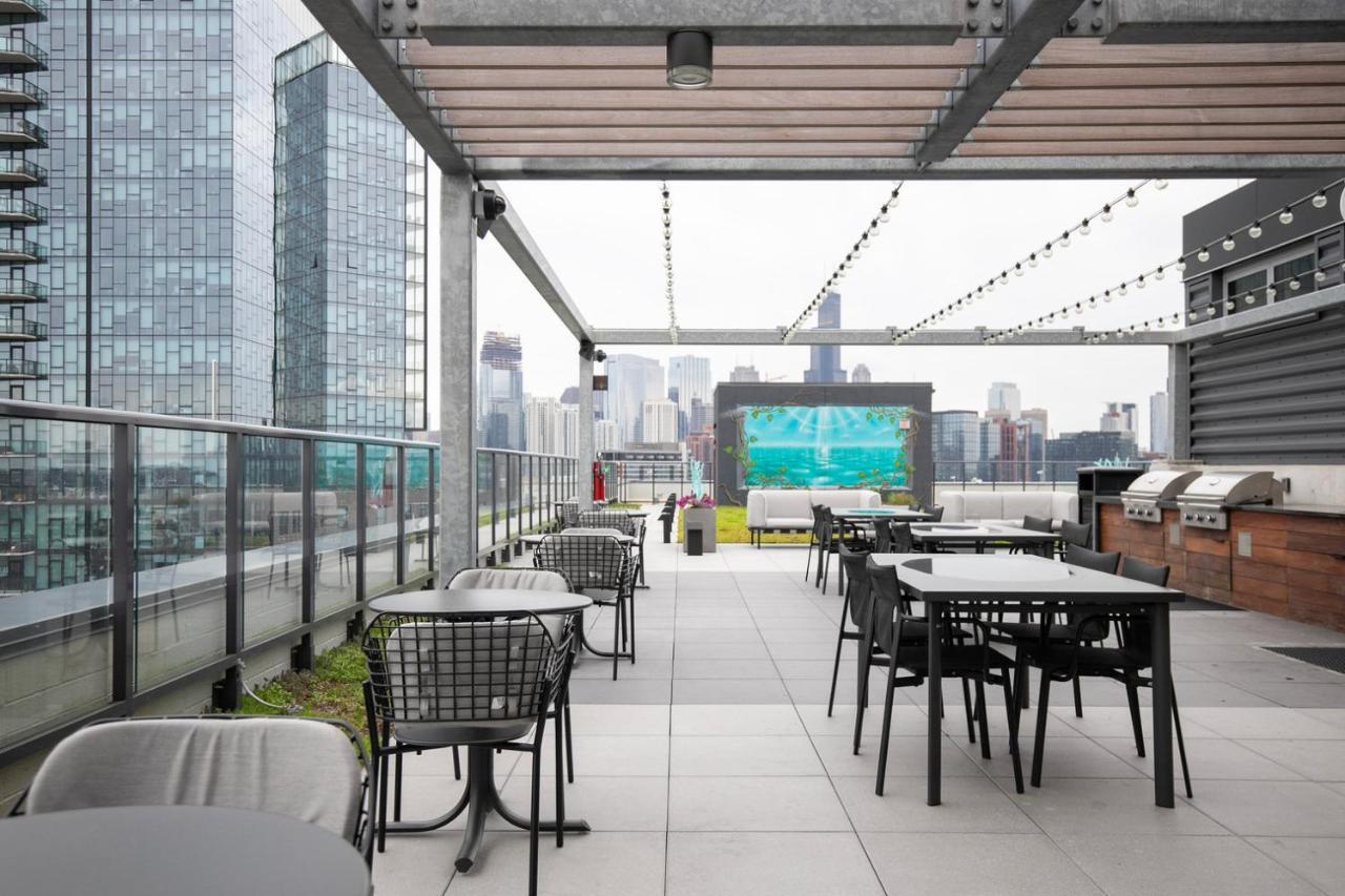 River W W Gym Bbq Nr Blue Line Chi-676 Apartment Chicago