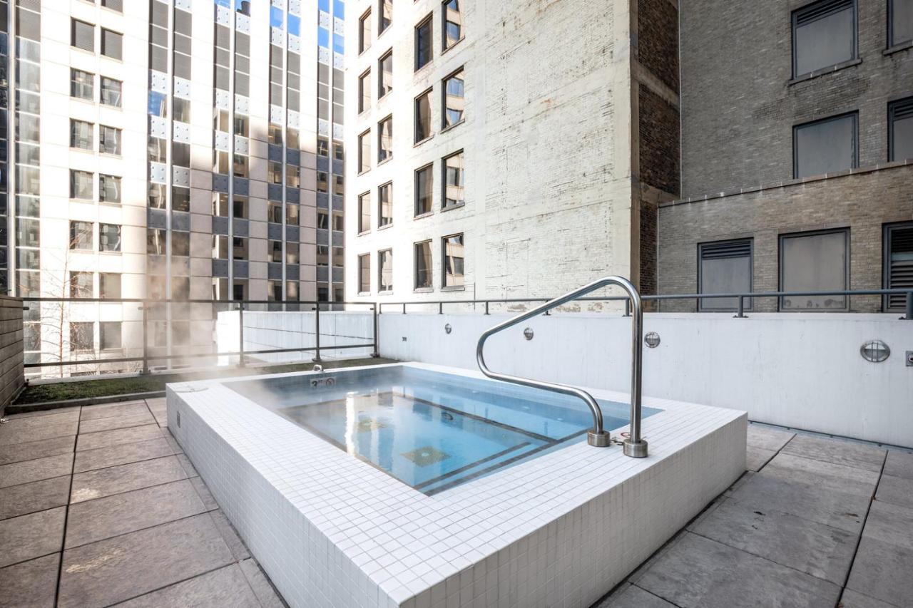Loop 1br W Gym Pool Lounge 1 Block From L Chi-696 Chicago