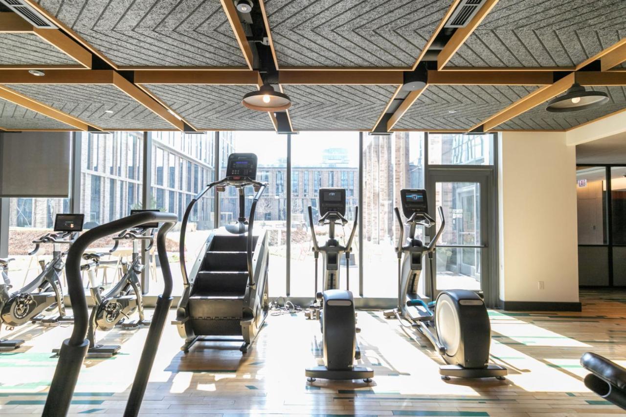 West Loop W Wd Gym Roof Nr L Chi-772 Chicago