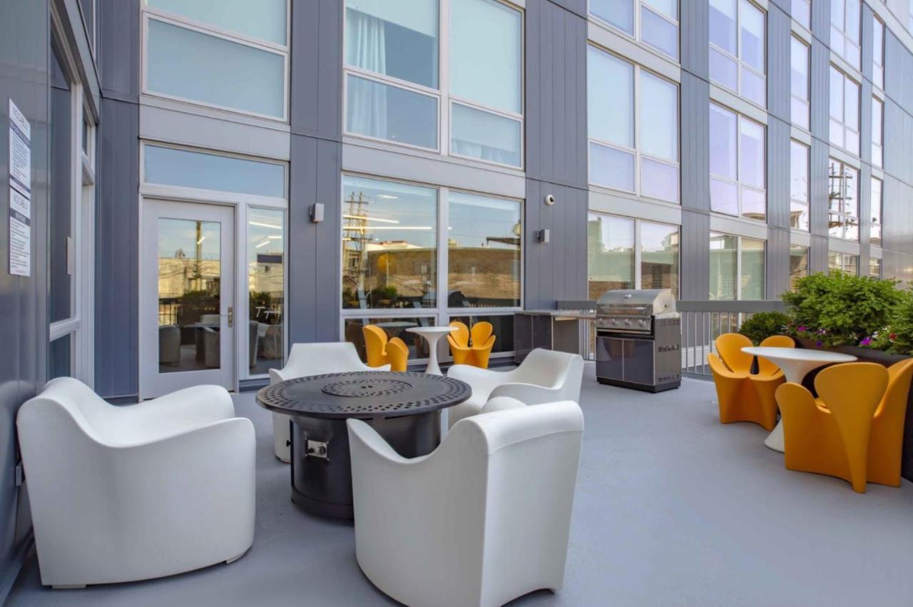 Logan Sq 2br W Roof Gym 1 Block To L Chi-480 *