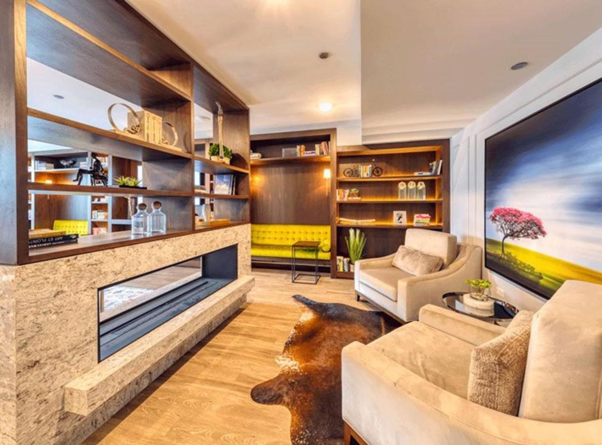 Logan Sq 2br W Roof Gym 1 Block To L Chi-480 *