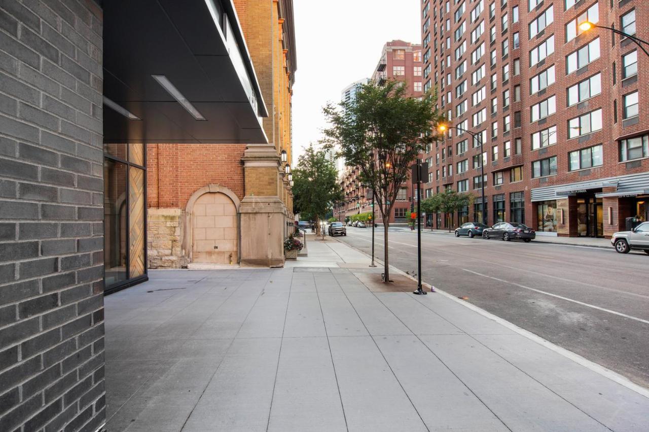 River North 1br W Gym Pool Roof Nr Riverwalk Chi-821 Apartment Chicago