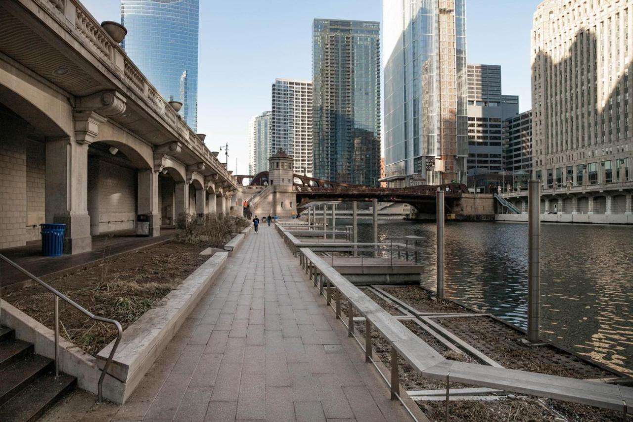 Apartment River North 1br W Gym Pool Roof Nr Riverwalk Chi-821 Chicago