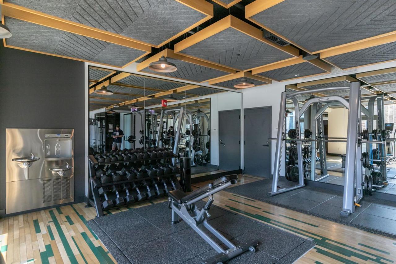 West Loop W Wd Gym Roof Nr L Chi-772 *